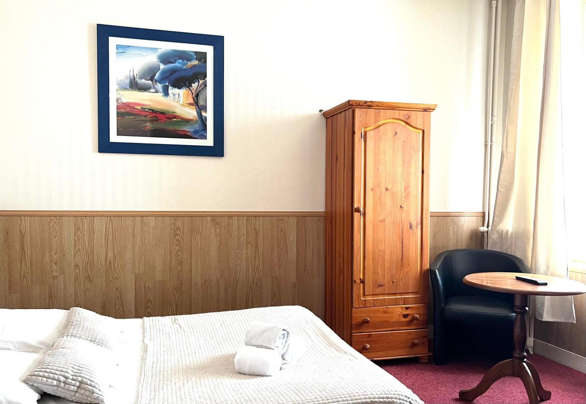 Hotel De La Gare Cherbourg-en-Cotentin Ngoại thất bức ảnh