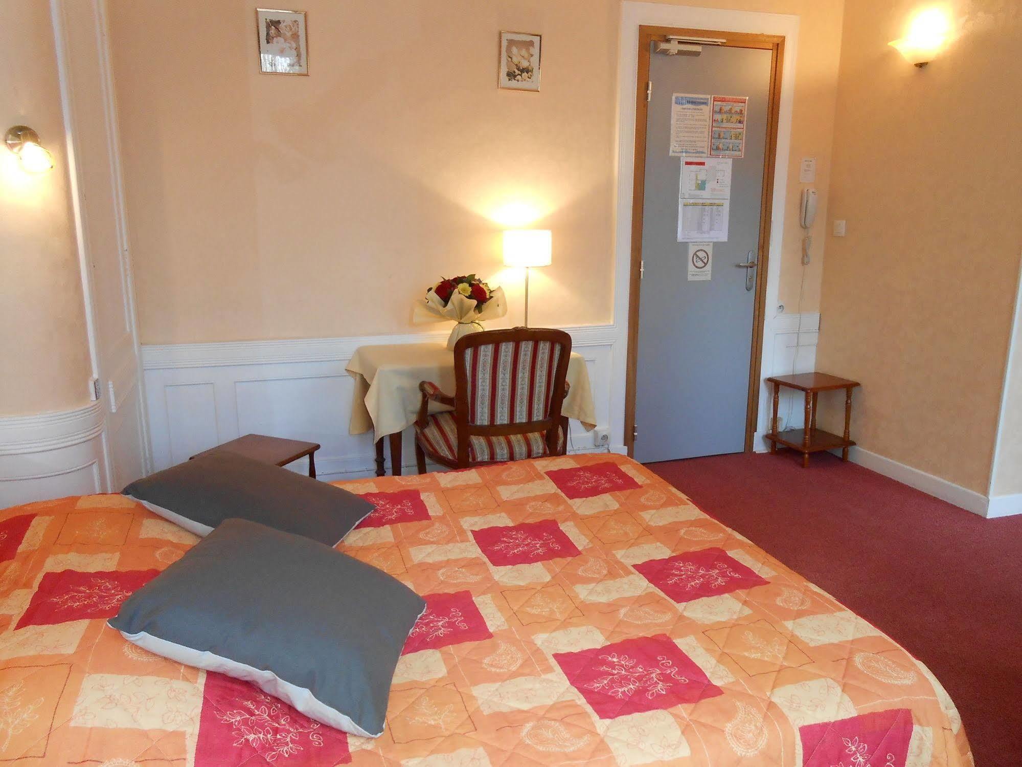 Hotel De La Gare Cherbourg-en-Cotentin Ngoại thất bức ảnh