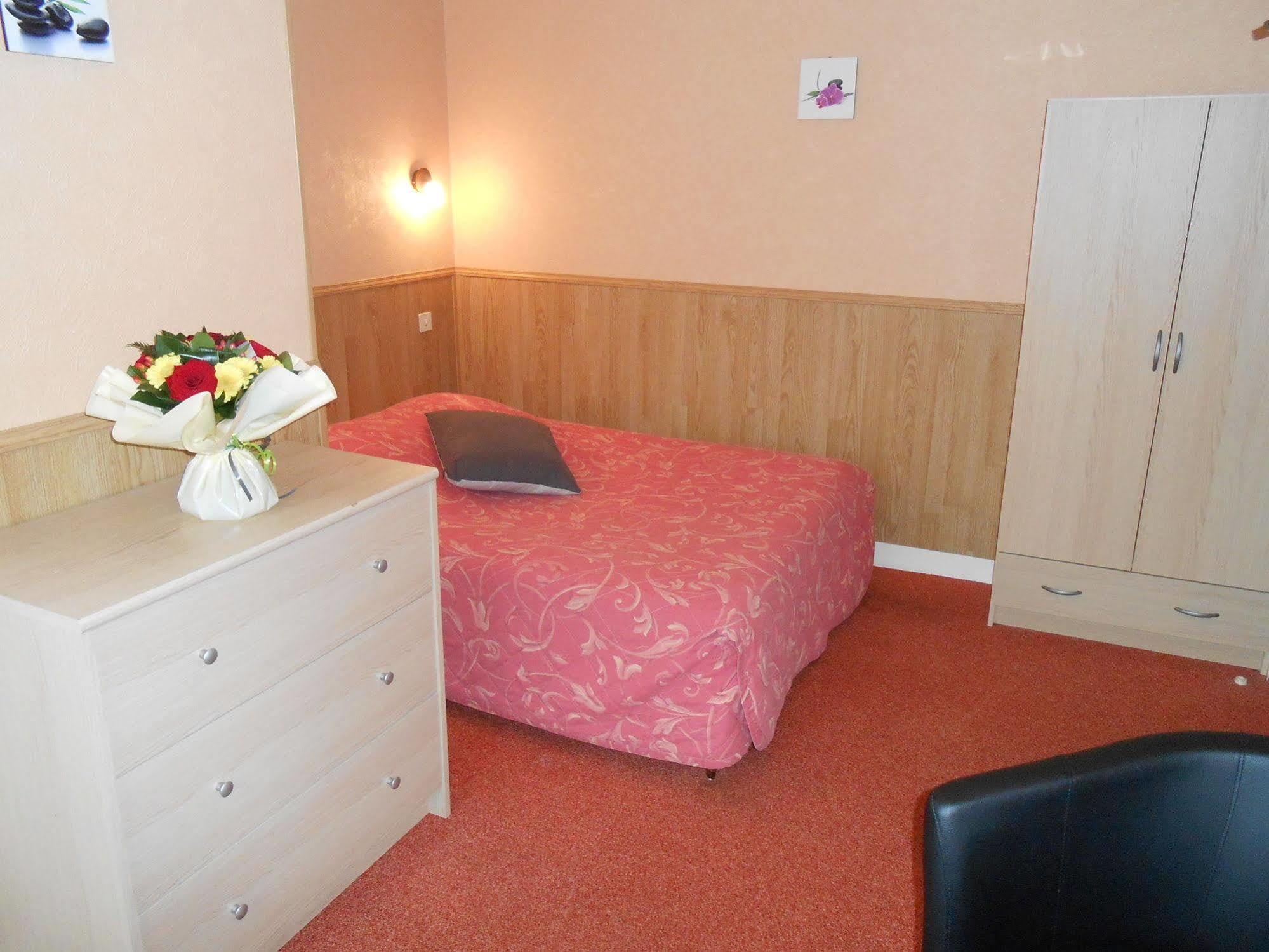 Hotel De La Gare Cherbourg-en-Cotentin Ngoại thất bức ảnh